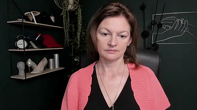 Snapshot of VivianWILD chatting on September 10, 2025, 8:24 am VivianWILD online show from September 10, 2025, 8:24 am