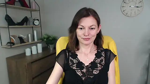 Snapshot of VivianWILD chatting on February 27, 2025, 10:01 am VivianWILD online show from February 27, 2025, 10:01 am