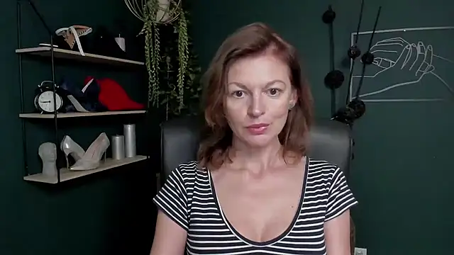 Snapshot of VivianWILD chatting on September 11, 2025, 7:19 am VivianWILD online show from September 11, 2025, 7:19 am