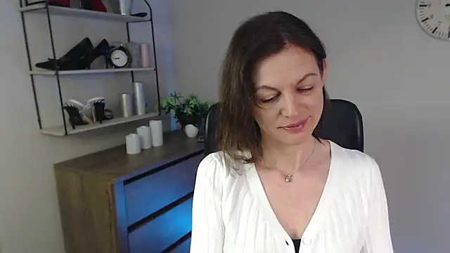 Snapshot of VivianWILD chatting on February 25, 2025, 7:20 am VivianWILD online show from February 25, 2025, 7:20 am