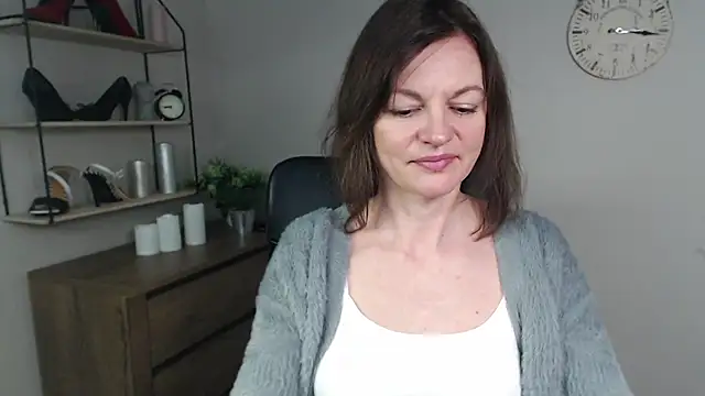 Snapshot of VivianWILD chatting on March 3, 2025, 6:52 am VivianWILD online show from March 3, 2025, 6:52 am