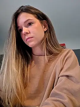 Snapshot of lucie_mehott chatting on November 27, 2025, 8:37 am lucie mehott online show from November 27, 2025, 8:37 am