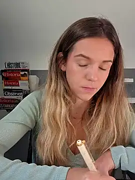 Snapshot of lucie_mehott chatting on October 2, 2025, 7:34 am lucie mehott online show from October 2, 2025, 7:34 am