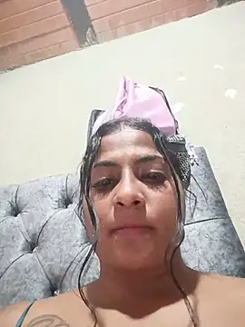 Snapshot of Giselabrunette25 chatting on June 12, 2026, 12:52 am Giselabrunette25 online show from June 12, 2026, 12:52 am