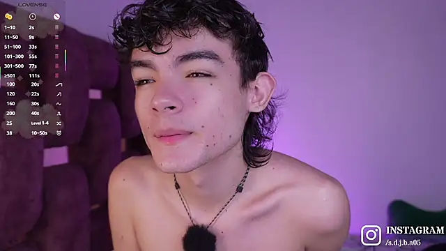 Angelo 018 online show from April 9, 2026, 3:19 am