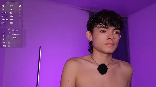 Angelo 018 online show from April 13, 2026, 2:48 am