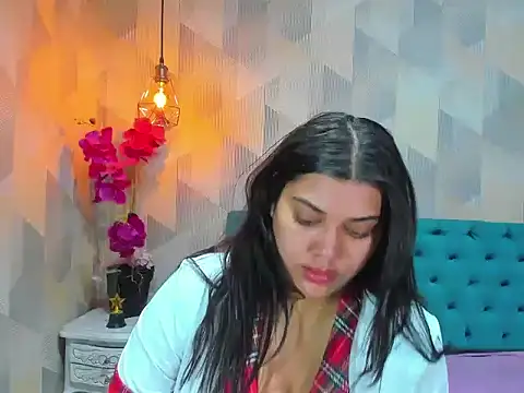 LindaBreeS online show from November 14, 2025, 10:13 pm