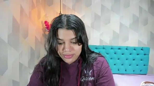 Snapshot of LindaBreeS chatting on June 4, 2026, 1:38 pm LindaBreeS online show from June 4, 2026, 1:38 pm