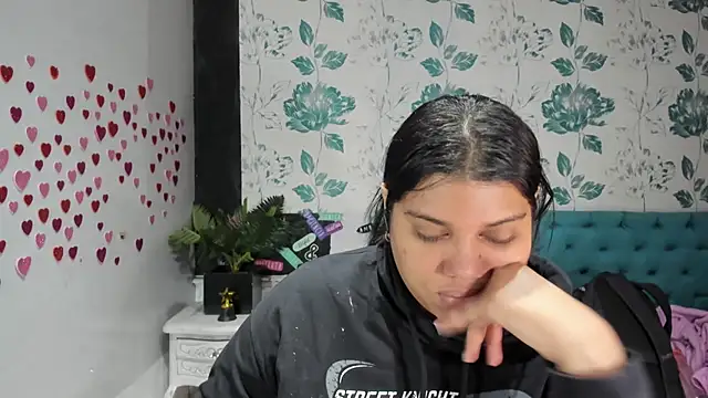 LindaBreeS online show from March 12, 2025, 2:23 pm