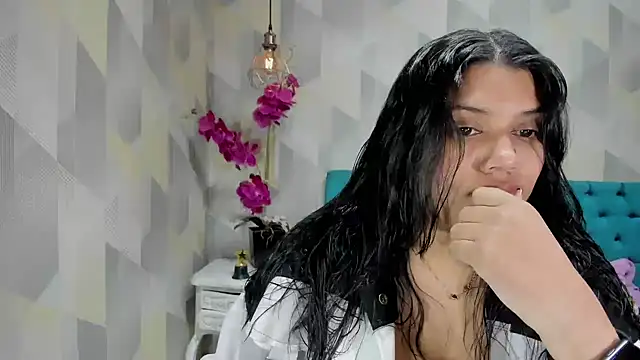 LindaBreeS online show from October 7, 2025, 12:50 pm