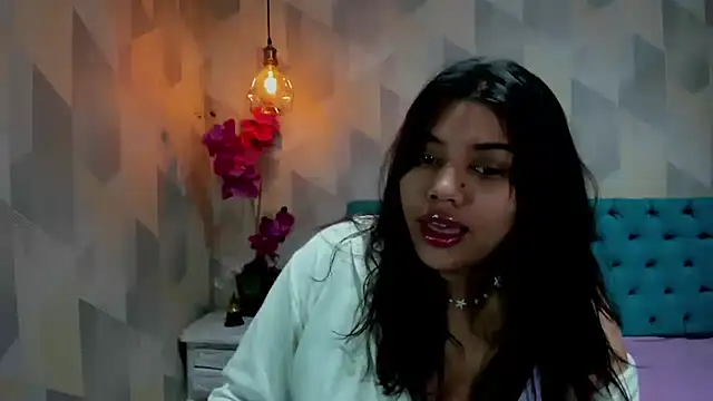 LindaBreeS online show from March 23, 2026, 3:01 pm