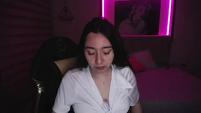 Andrea Ramos online show from March 11, 2025, 2:53 am