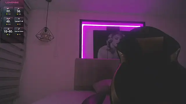 Andrea Ramos online show from September 23, 2025, 6:26 pm