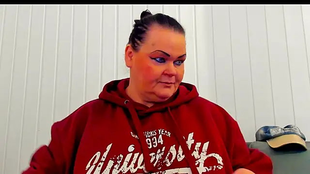 MilanaBiegert online show from January 7, 2026, 11:48 am