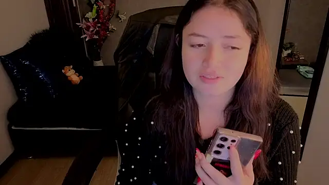 almma shy online show from October 21, 2025, 1:21 pm