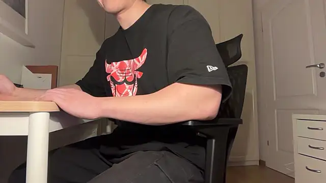 jungcock3210 online show from February 3, 2026, 3:28 pm