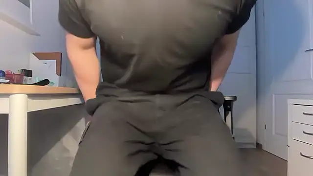 jungcock3210 online show from January 12, 2026, 11:39 am