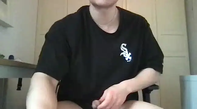 jungcock3210 online show from February 6, 2025, 10:14 am