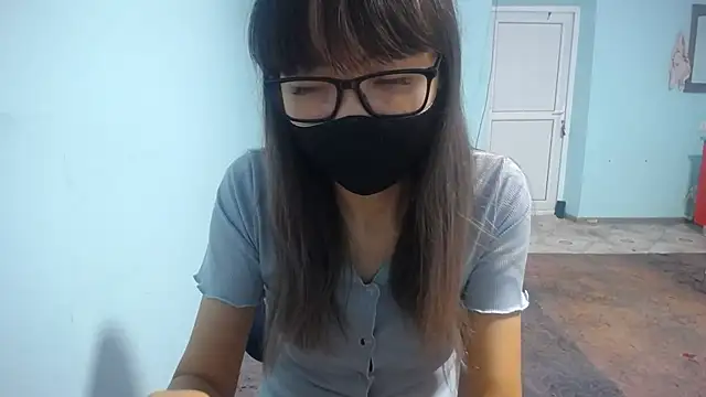 elllaaxx online show from October 1, 2025, 3:44 am