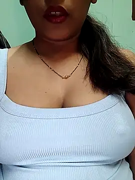 sexyindi couple online show from March 7, 2025, 2:12 pm