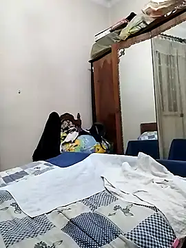 Lucia8600 online show from October 15, 2025, 7:44 pm