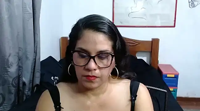 Mistresskloe01 online show from February 1, 2025, 12:26 pm