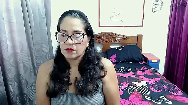 Mistresskloe01 online show from October 16, 2025, 12:46 pm