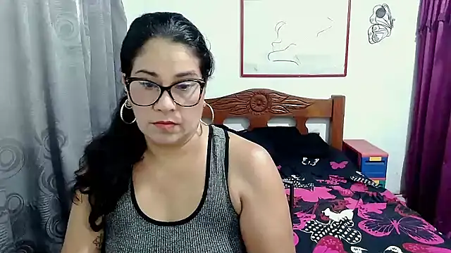 Mistresskloe01 online show from October 27, 2025, 12:39 pm