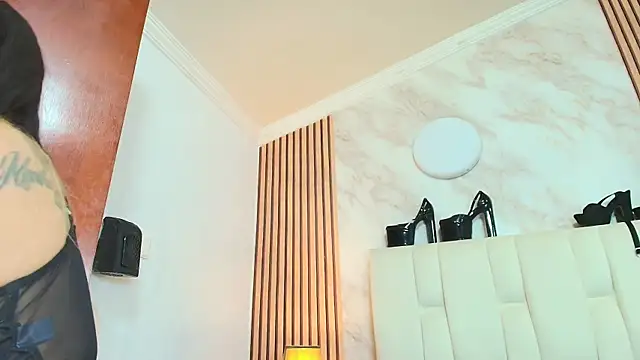 Naughty Kittenm online show from October 23, 2025, 11:42 am