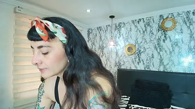 Naughty Kittenm online show from November 10, 2025, 11:37 am