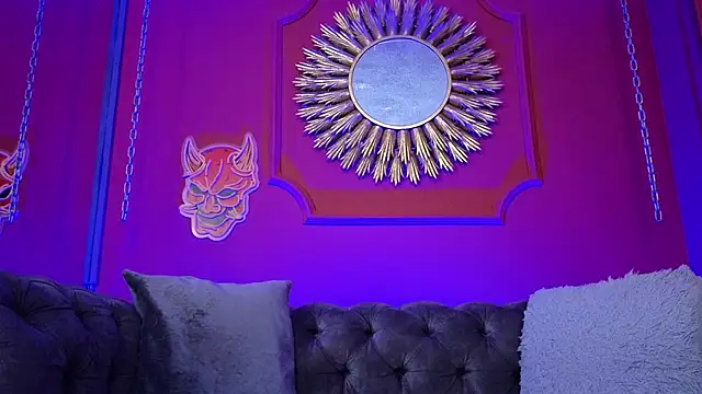 Snapshot of Julieta_Russell chatting on April 17, 2026, 12:19 pm Julieta Russell online show from April 17, 2026, 12:19 pm