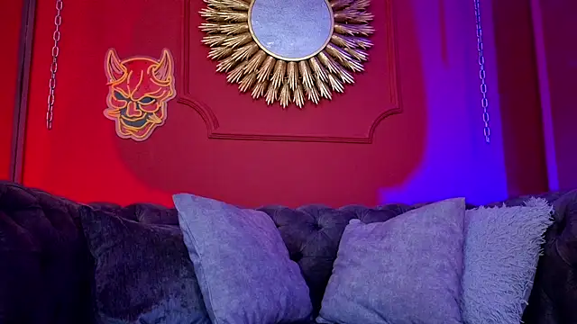 Julieta Russell online show from September 19, 2025, 12:31 pm