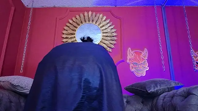 Snapshot of Julieta_Russell chatting on March 10, 2026, 12:09 pm Julieta Russell online show from March 10, 2026, 12:09 pm