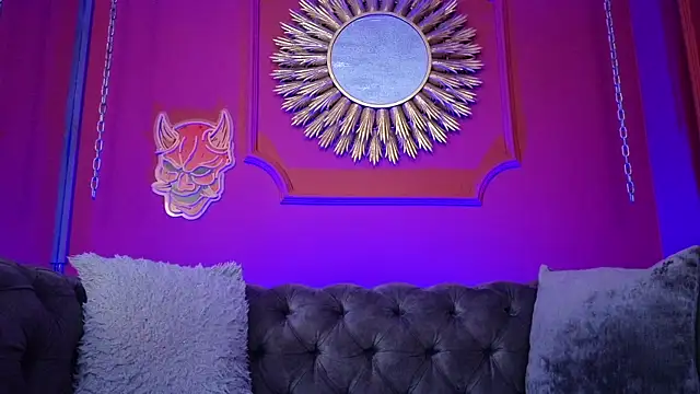 Snapshot of Julieta_Russell chatting on March 27, 2026, 12:06 pm Julieta Russell online show from March 27, 2026, 12:06 pm