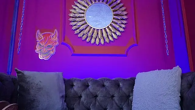 Snapshot of Julieta_Russell chatting on April 8, 2026, 12:06 pm Julieta Russell online show from April 8, 2026, 12:06 pm