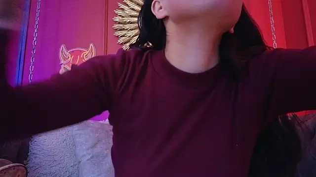 Julieta Russell online show from November 15, 2025, 12:20 pm