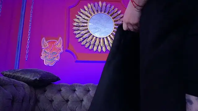 Snapshot of Julieta_Russell chatting on March 26, 2026, 12:14 pm Julieta Russell online show from March 26, 2026, 12:14 pm