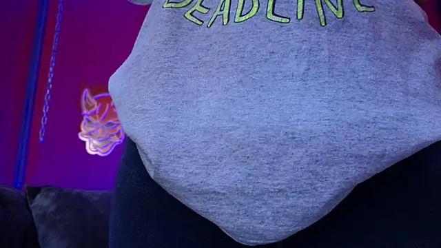 Snapshot of Julieta_Russell chatting on March 14, 2026, 12:11 pm Julieta Russell online show from March 14, 2026, 12:11 pm