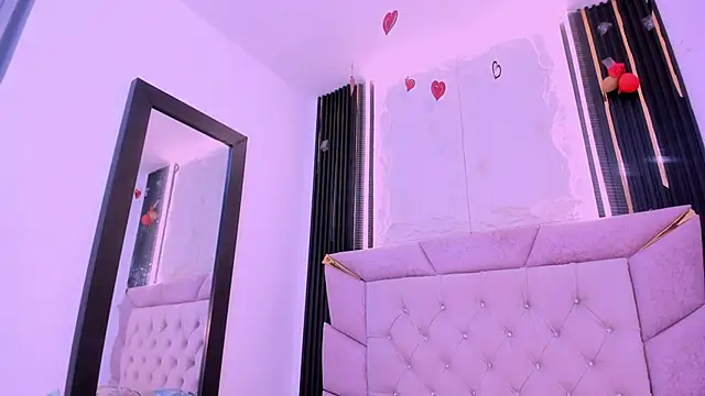 laurem-paulette online show from March 14, 2025, 7:01 pm