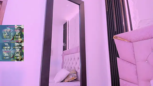 laurem-paulette online show from September 10, 2025, 7:24 pm