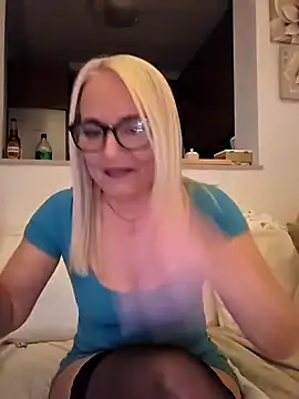 kikkastar online show from February 13, 2025, 8:13 pm