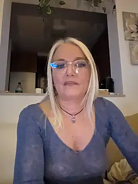 kikkastar online show from March 12, 2025, 8:20 pm