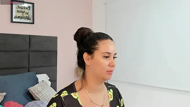 MadisonJenner online show from February 1, 2026, 11:52 am