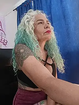 freyadevil333 online show from July 16, 2026, 1:41 pm