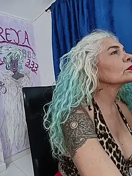 freyadevil333 online show from July 18, 2026, 2:42 am