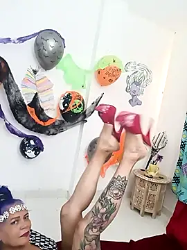 freyadevil333 online show from October 12, 2025, 9:38 pm