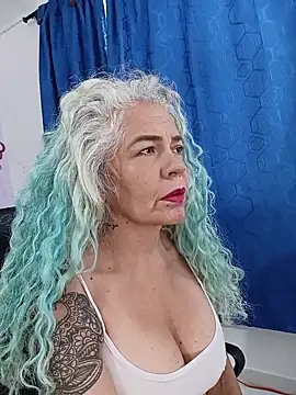 freyadevil333 online show from July 14, 2026, 1:39 pm