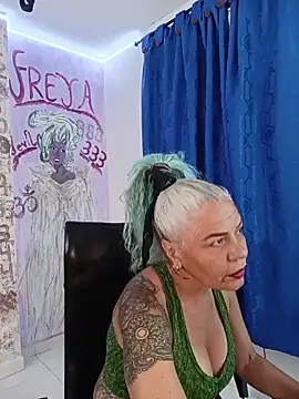 freyadevil333 online show from June 21, 2026, 4:40 am