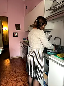 Sunbelxx online show from November 12, 2025, 9:46 am