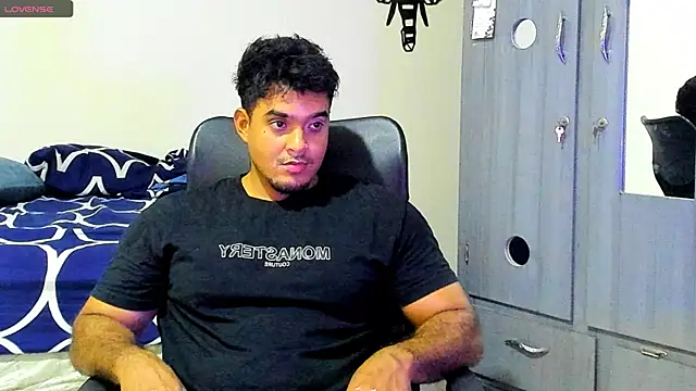 Big furry bear13 online show from March 5, 2025, 6:01 am